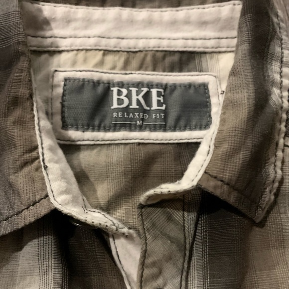 Men’s BKE Button Up Plaid Shirt Size Medium - Picture 4 of 5